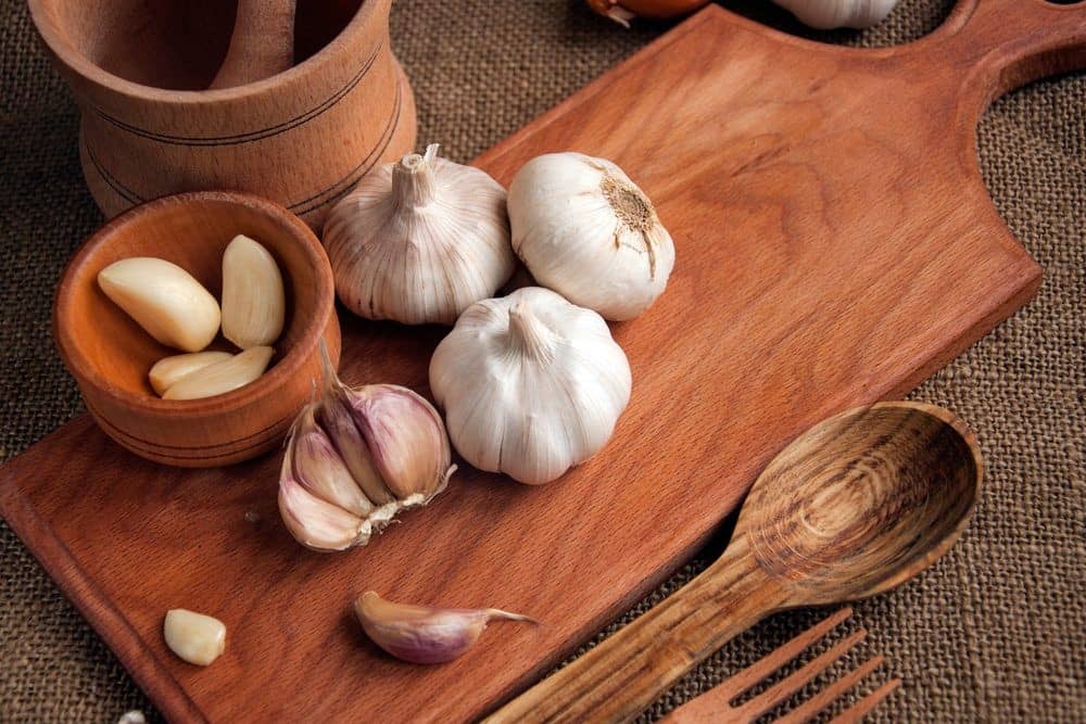 10 غذایی که باید در دوران شیردهی از آنها اجتناب کنید